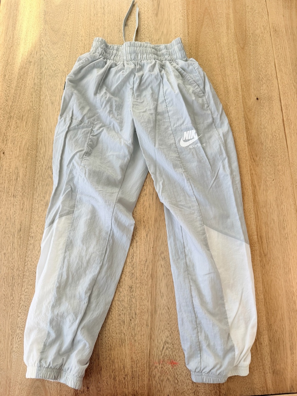 Nike Heritage Big Kids Windbreaker Swish Gray and White Jogger Pants Medium